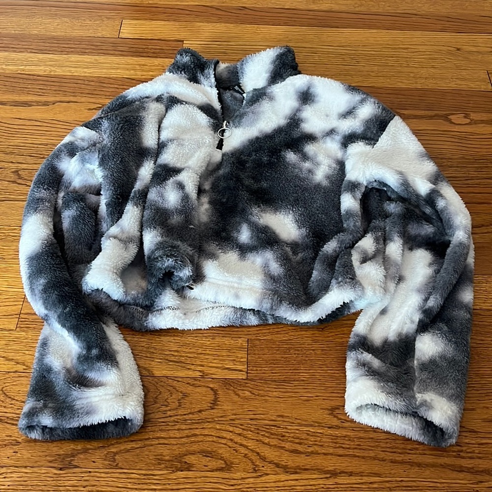 Forever 21 Woman’s Tie Dye Fuzzy Quarter Zip Size M